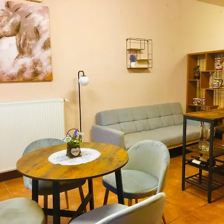 Apollo 住宿加早餐酒店 *