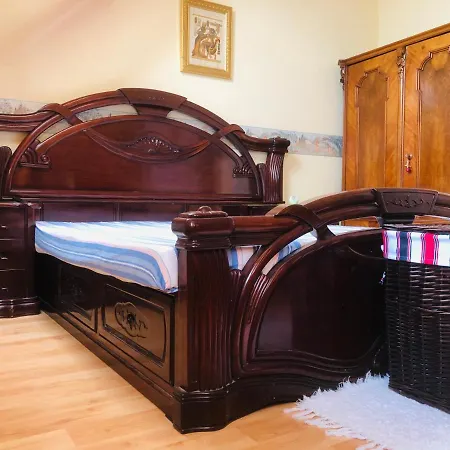 Apollo Bed & Breakfast *