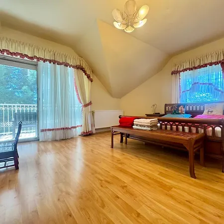 Apollo לינה וארוחת בוקר *