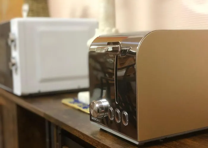 לינה וארוחת בוקר Apollo *