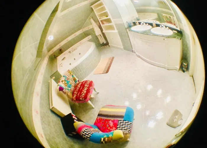 לינה וארוחת בוקר Apollo *