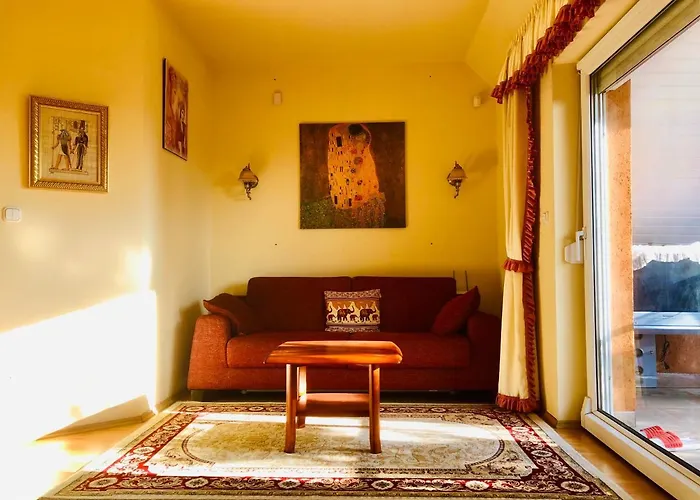 לינה וארוחת בוקר Apollo