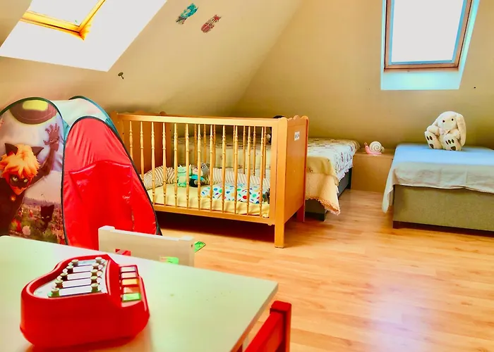 לינה וארוחת בוקר Apollo ולנצה