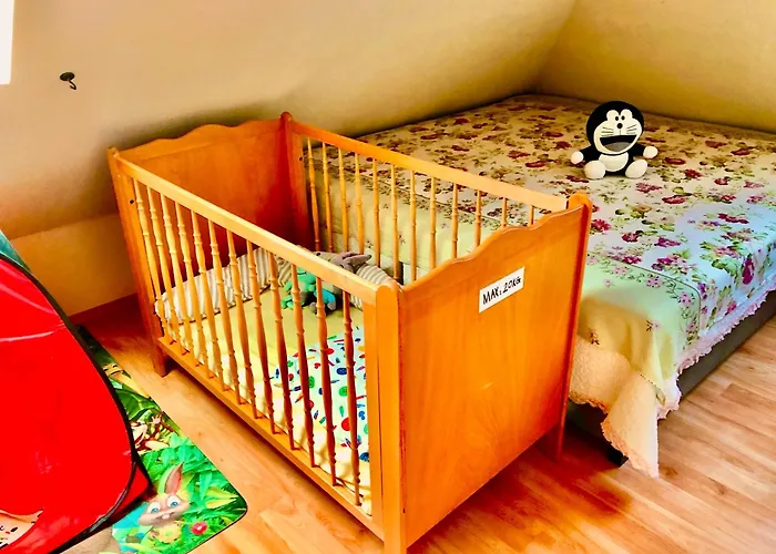 Apollo לינה וארוחת בוקר